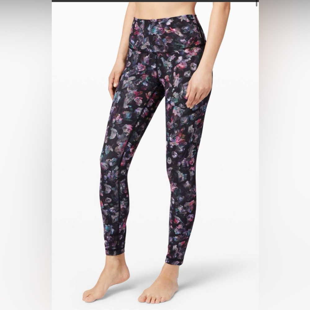 Lululemon Wunder Under High-Rise
Tight 25" - Size 10, black multi floral